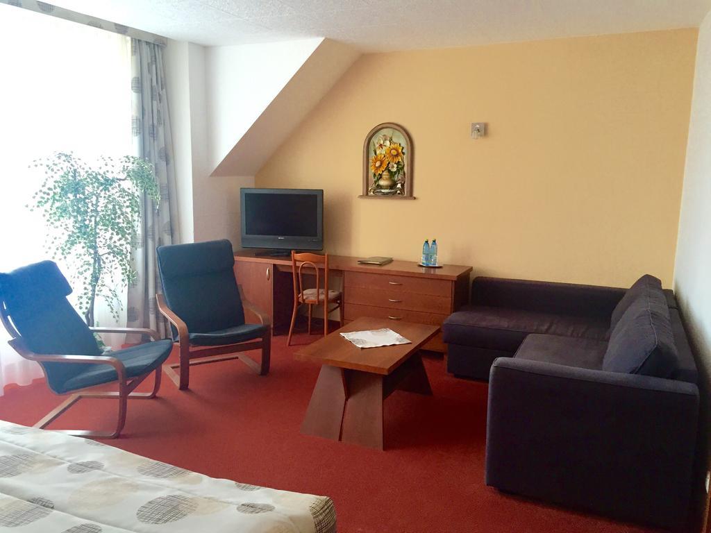 Hotel Vinarsky Dom Pezinok Room photo